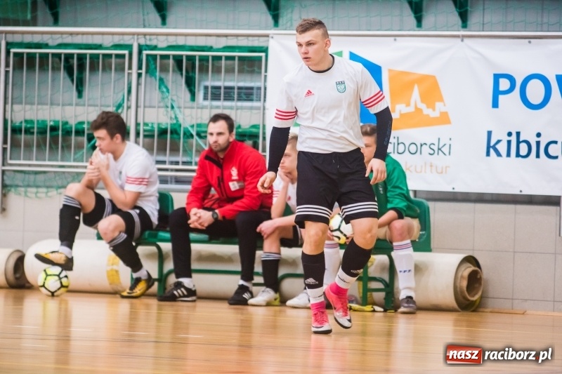 Zdjęcie w galerii na portalu naszraciborz.pl: KS Unia Racibórz z Pucharem Dyrektora ZSOMS wiadomości z regionu