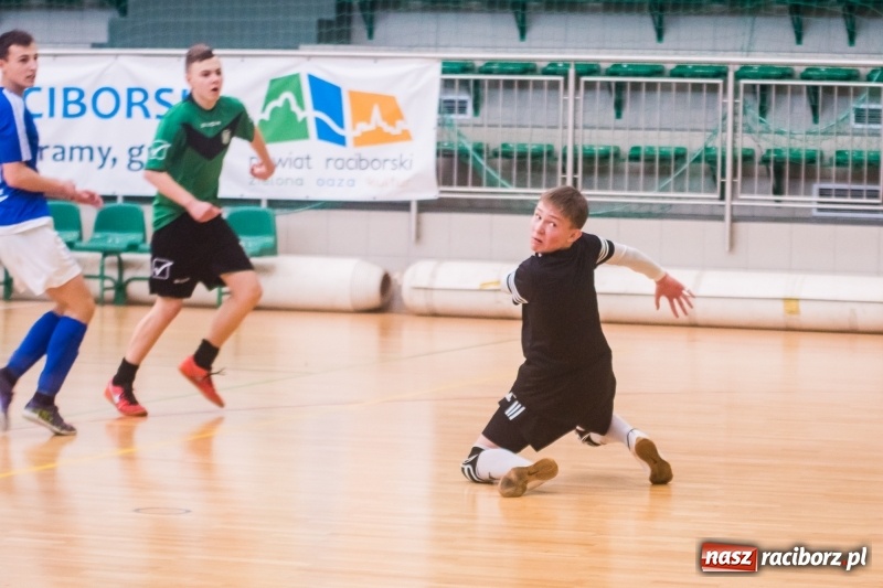 Zdjęcie w galerii na portalu naszraciborz.pl: KS Unia Racibórz z Pucharem Dyrektora ZSOMS wiadomości z regionu