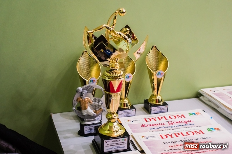 Zdjęcie w galerii na portalu naszraciborz.pl: KS Unia Racibórz z Pucharem Dyrektora ZSOMS wiadomości z regionu