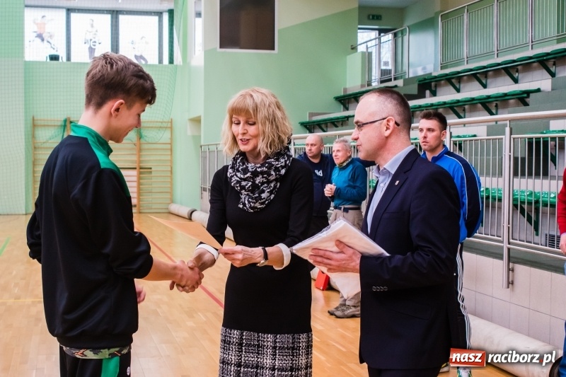 Zdjęcie w galerii na portalu naszraciborz.pl: KS Unia Racibórz z Pucharem Dyrektora ZSOMS wiadomości z regionu