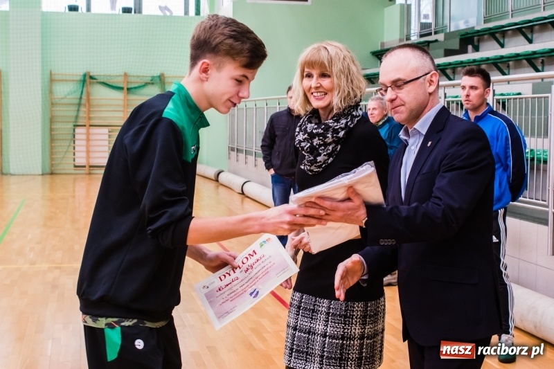 Zdjęcie w galerii na portalu naszraciborz.pl: KS Unia Racibórz z Pucharem Dyrektora ZSOMS wiadomości z regionu