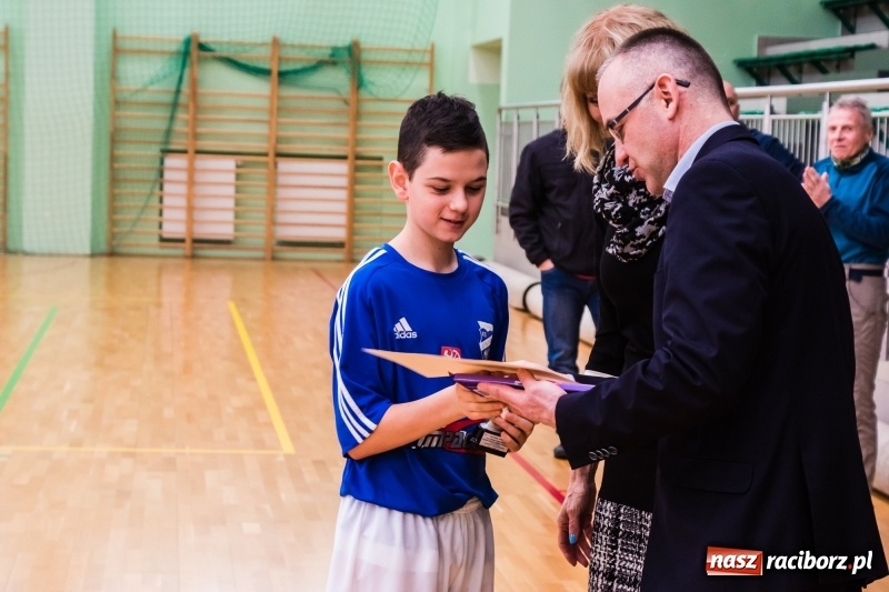 Zdjęcie w galerii na portalu naszraciborz.pl: KS Unia Racibórz z Pucharem Dyrektora ZSOMS wiadomości z regionu