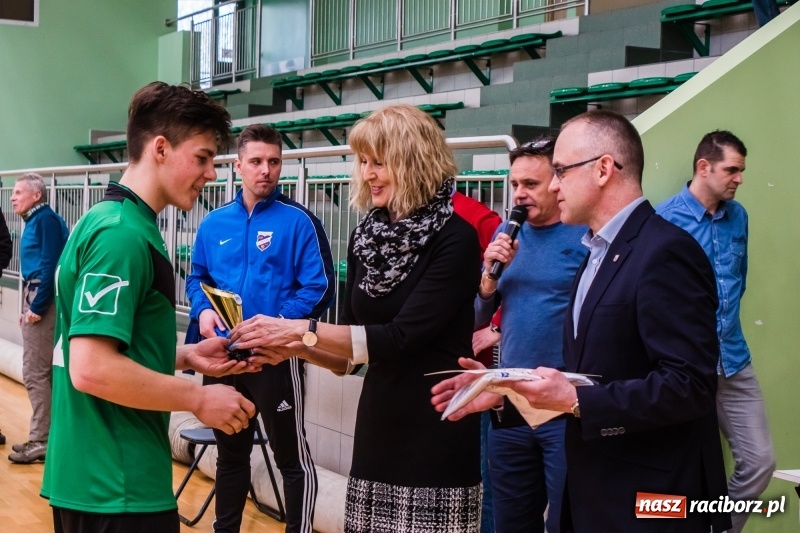 Zdjęcie w galerii na portalu naszraciborz.pl: KS Unia Racibórz z Pucharem Dyrektora ZSOMS wiadomości z regionu