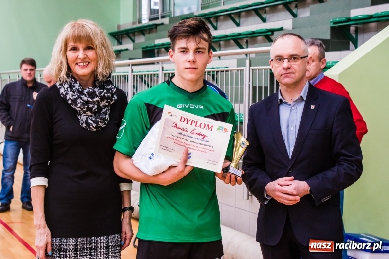 Zdjęcie w galerii na portalu naszraciborz.pl: KS Unia Racibórz z Pucharem Dyrektora ZSOMS wiadomości z regionu