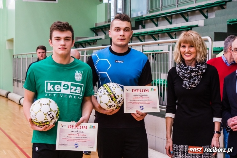 Zdjęcie w galerii na portalu naszraciborz.pl: KS Unia Racibórz z Pucharem Dyrektora ZSOMS wiadomości z regionu