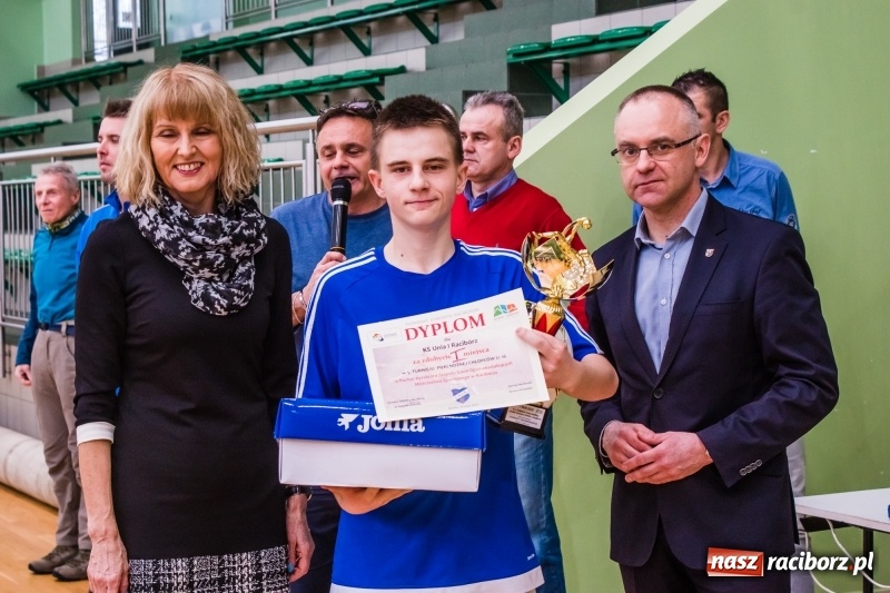 Zdjęcie w galerii na portalu naszraciborz.pl: KS Unia Racibórz z Pucharem Dyrektora ZSOMS wiadomości z regionu