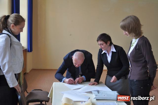 Zdjęcie w galerii na portalu naszraciborz.pl: Sprawdzian szóstoklasisty za nimi wiadomości z regionu