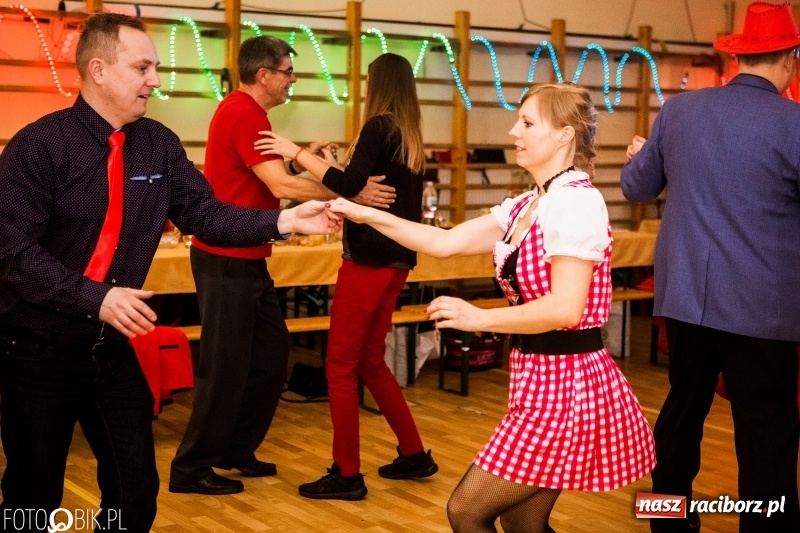 Zdjęcie w galerii na portalu naszraciborz.pl: Na wesoło i z przytupem. Bal karnawałowy w Samborowicach wiadomości z regionu