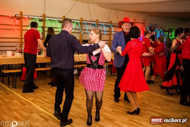 Zdjęcie w galerii na portalu naszraciborz.pl: Na wesoło i z przytupem. Bal karnawałowy w Samborowicach wiadomości z regionu