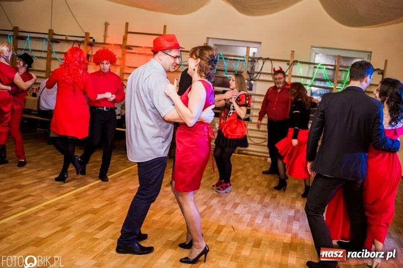 Zdjęcie w galerii na portalu naszraciborz.pl: Na wesoło i z przytupem. Bal karnawałowy w Samborowicach wiadomości z regionu