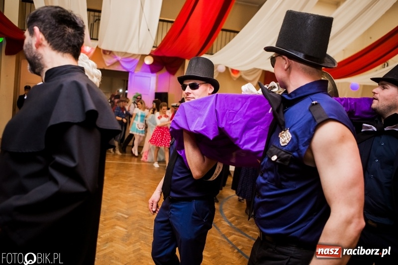 Zdjęcie w galerii na portalu naszraciborz.pl: Pogrzebanie Basa w Studziennej. Zobacz, jak mieszkańcy dzielnicy zakończyli karnawał wiadomości z regionu