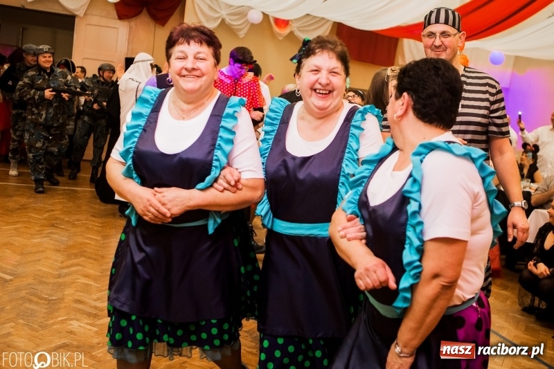 Zdjęcie w galerii na portalu naszraciborz.pl: Pogrzebanie Basa w Studziennej. Zobacz, jak mieszkańcy dzielnicy zakończyli karnawał wiadomości z regionu