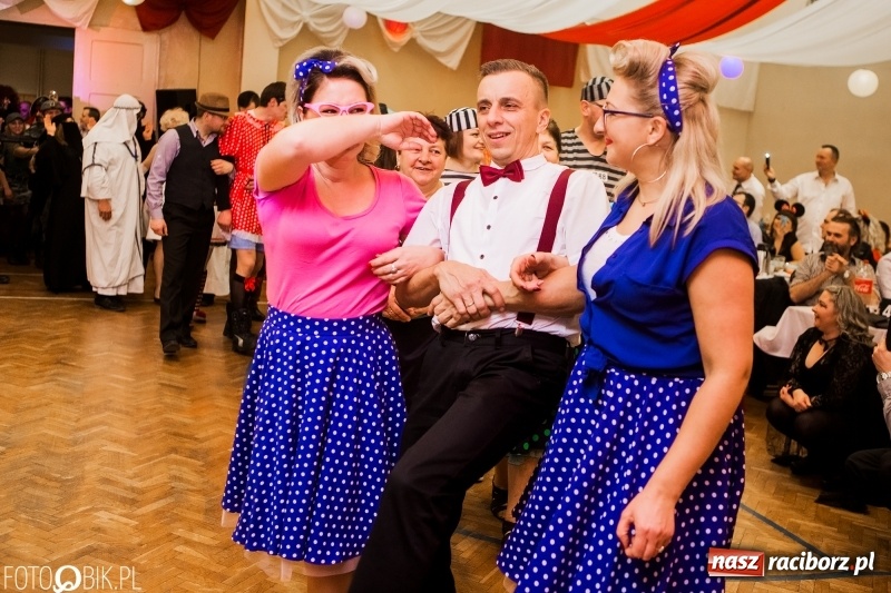 Zdjęcie w galerii na portalu naszraciborz.pl: Pogrzebanie Basa w Studziennej. Zobacz, jak mieszkańcy dzielnicy zakończyli karnawał wiadomości z regionu