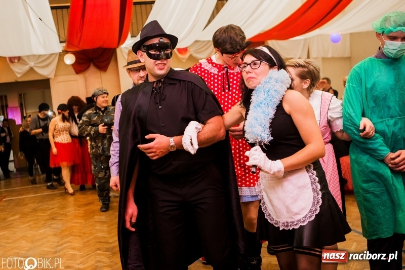 Zdjęcie w galerii na portalu naszraciborz.pl: Pogrzebanie Basa w Studziennej. Zobacz, jak mieszkańcy dzielnicy zakończyli karnawał wiadomości z regionu