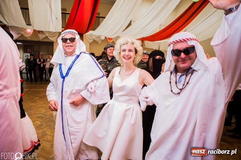 Zdjęcie w galerii na portalu naszraciborz.pl: Pogrzebanie Basa w Studziennej. Zobacz, jak mieszkańcy dzielnicy zakończyli karnawał wiadomości z regionu