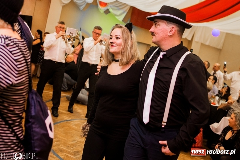 Zdjęcie w galerii na portalu naszraciborz.pl: Pogrzebanie Basa w Studziennej. Zobacz, jak mieszkańcy dzielnicy zakończyli karnawał wiadomości z regionu