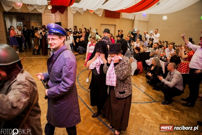 Zdjęcie w galerii na portalu naszraciborz.pl: Pogrzebanie Basa w Studziennej. Zobacz, jak mieszkańcy dzielnicy zakończyli karnawał wiadomości z regionu