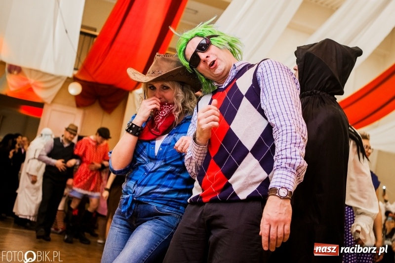 Zdjęcie w galerii na portalu naszraciborz.pl: Pogrzebanie Basa w Studziennej. Zobacz, jak mieszkańcy dzielnicy zakończyli karnawał wiadomości z regionu