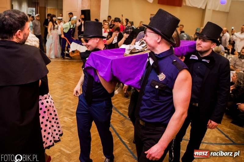 Zdjęcie w galerii na portalu naszraciborz.pl: Pogrzebanie Basa w Studziennej. Zobacz, jak mieszkańcy dzielnicy zakończyli karnawał wiadomości z regionu