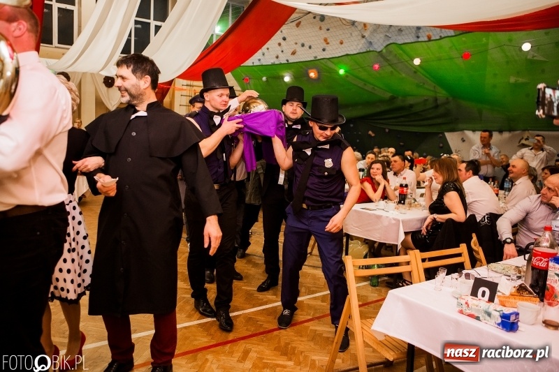 Zdjęcie w galerii na portalu naszraciborz.pl: Pogrzebanie Basa w Studziennej. Zobacz, jak mieszkańcy dzielnicy zakończyli karnawał wiadomości z regionu