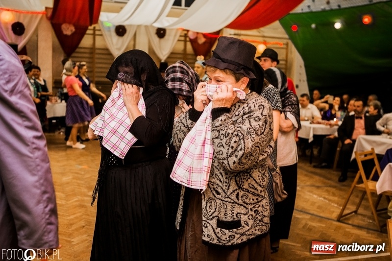 Zdjęcie w galerii na portalu naszraciborz.pl: Pogrzebanie Basa w Studziennej. Zobacz, jak mieszkańcy dzielnicy zakończyli karnawał wiadomości z regionu