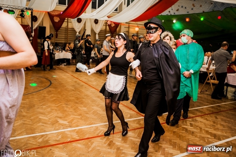 Zdjęcie w galerii na portalu naszraciborz.pl: Pogrzebanie Basa w Studziennej. Zobacz, jak mieszkańcy dzielnicy zakończyli karnawał wiadomości z regionu