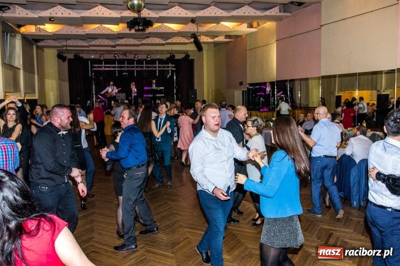 Zdjęcie w galerii na portalu naszraciborz.pl: I po karnawale. W Krzanowicach pogrzebano basa  wiadomości z regionu