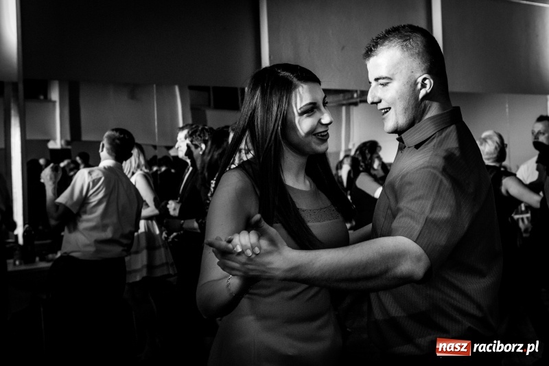 Zdjęcie w galerii na portalu naszraciborz.pl: I po karnawale. W Krzanowicach pogrzebano basa  wiadomości z regionu