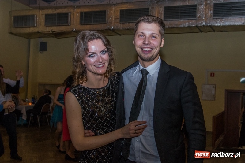 Zdjęcie w galerii na portalu naszraciborz.pl: I po karnawale. W Krzanowicach pogrzebano basa  wiadomości z regionu