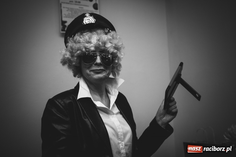 Zdjęcie w galerii na portalu naszraciborz.pl: I po karnawale. W Krzanowicach pogrzebano basa  wiadomości z regionu