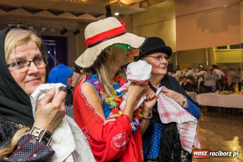 Zdjęcie w galerii na portalu naszraciborz.pl: I po karnawale. W Krzanowicach pogrzebano basa  wiadomości z regionu