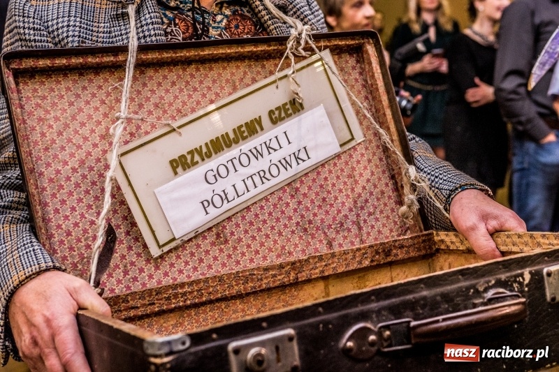 Zdjęcie w galerii na portalu naszraciborz.pl: I po karnawale. W Krzanowicach pogrzebano basa  wiadomości z regionu