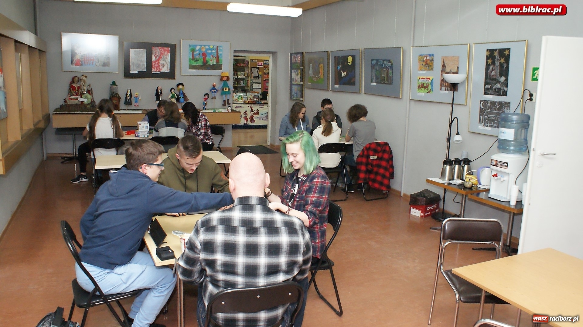 Zdjęcie w galerii na portalu naszraciborz.pl: Noc z Grami bez Prądu w bibliotece za nami wiadomości z regionu