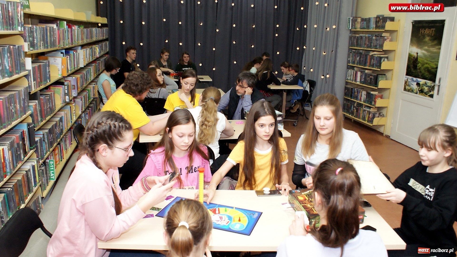 Zdjęcie w galerii na portalu naszraciborz.pl: Noc z Grami bez Prądu w bibliotece za nami wiadomości z regionu