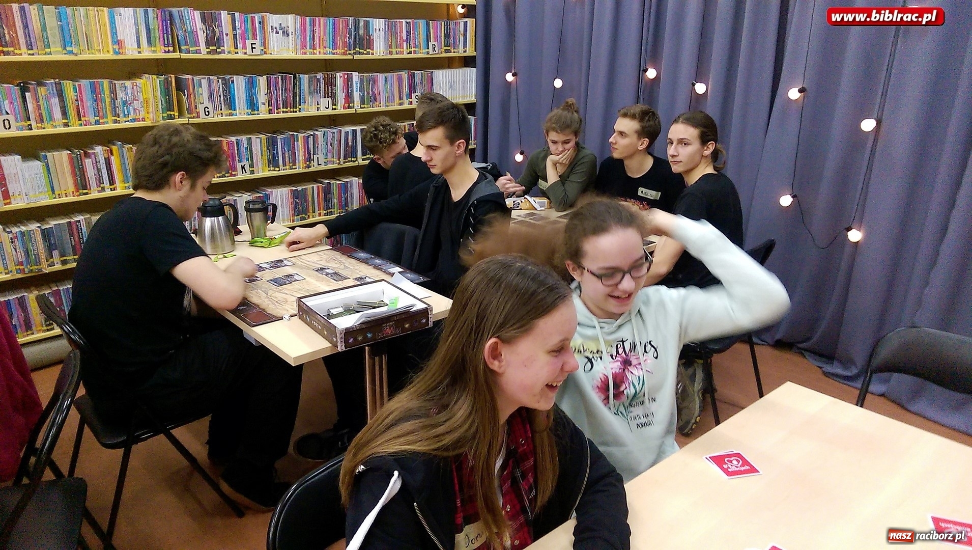 Zdjęcie w galerii na portalu naszraciborz.pl: Noc z Grami bez Prądu w bibliotece za nami wiadomości z regionu