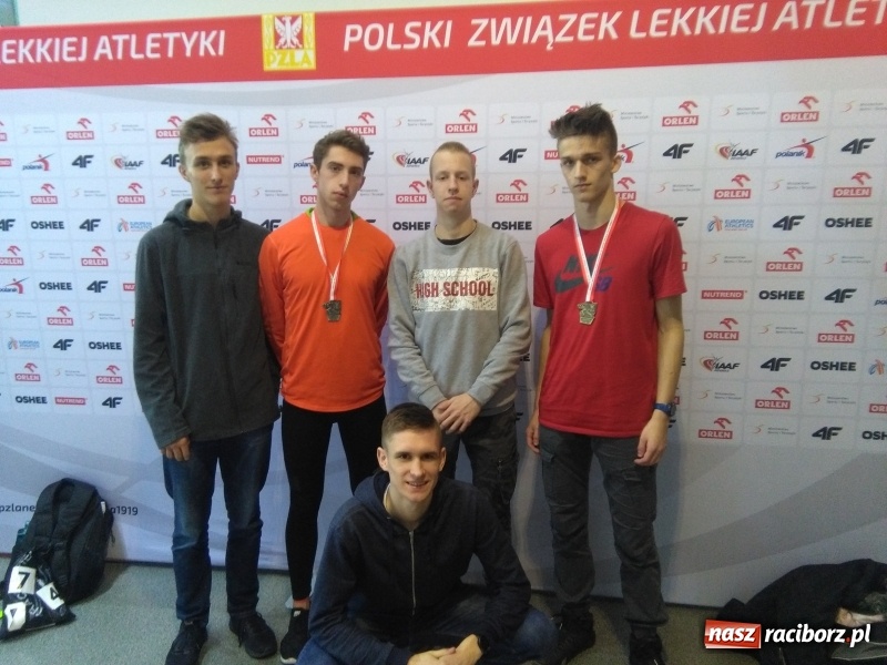 Zdjęcie w galerii na portalu naszraciborz.pl: Cztery medale uczniów raciborskiego SMS na Mistrzostwach Polski w Toruniu wiadomości z regionu