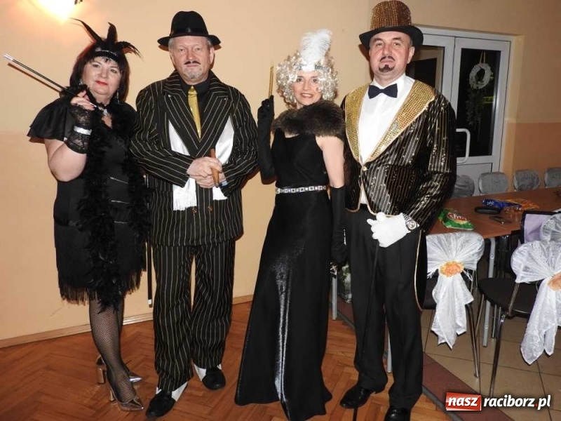 Zdjęcie w galerii na portalu naszraciborz.pl: Tak w Sławikowie wodzili bera i żegnali karnawał wiadomości z regionu