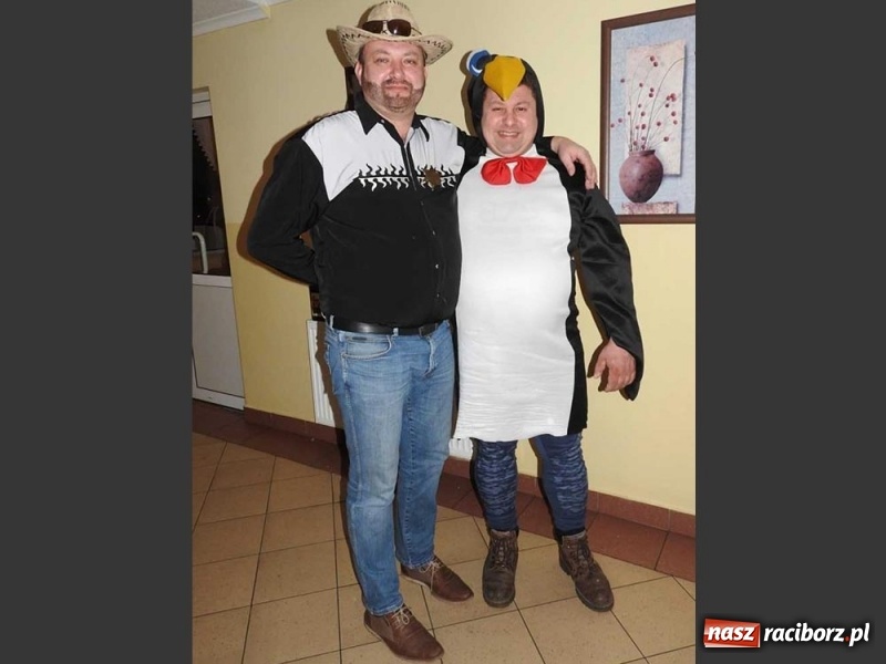 Zdjęcie w galerii na portalu naszraciborz.pl: Tak w Sławikowie wodzili bera i żegnali karnawał wiadomości z regionu