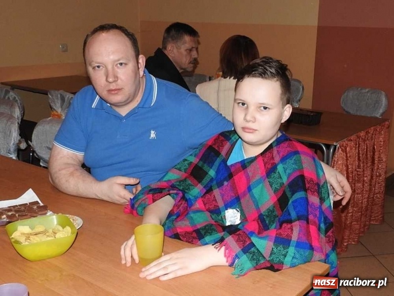 Zdjęcie w galerii na portalu naszraciborz.pl: Tak w Sławikowie wodzili bera i żegnali karnawał wiadomości z regionu