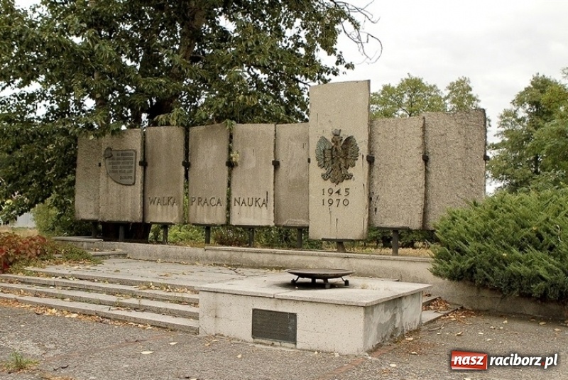 Zdjęcie w galerii na portalu naszraciborz.pl: Plac Zwycięstwa czeka gruntowna przebudowa  wiadomości z regionu