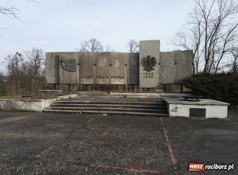 Zdjęcie w galerii na portalu naszraciborz.pl: Plac Zwycięstwa czeka gruntowna przebudowa  wiadomości z regionu