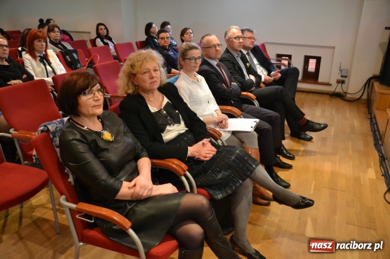 Zdjęcie w galerii na portalu naszraciborz.pl: Klucz do uczenia się. Konferencja na Zamku Piastowskim wiadomości z regionu