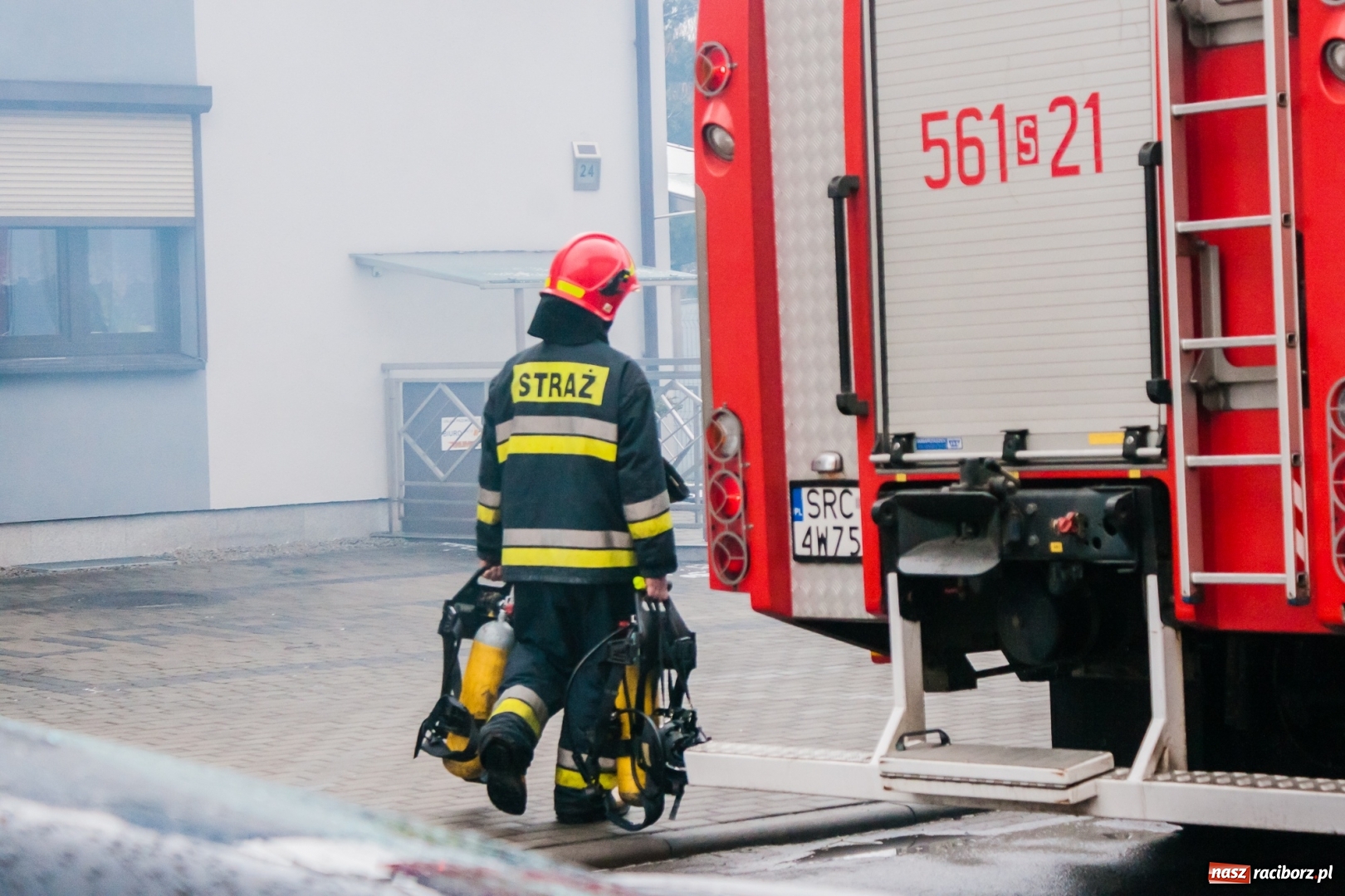 Zdjęcie w galerii na portalu naszraciborz.pl: Pożar sadzy w kominie budynku przy Królewskiej wiadomości z regionu
