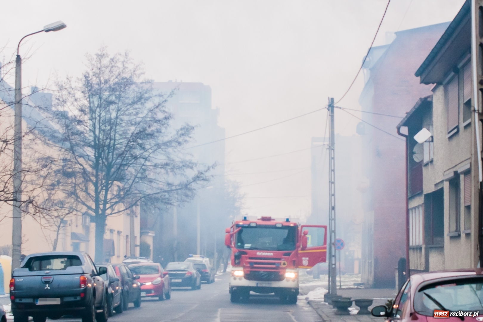 Zdjęcie w galerii na portalu naszraciborz.pl: Pożar sadzy w kominie budynku przy Królewskiej wiadomości z regionu