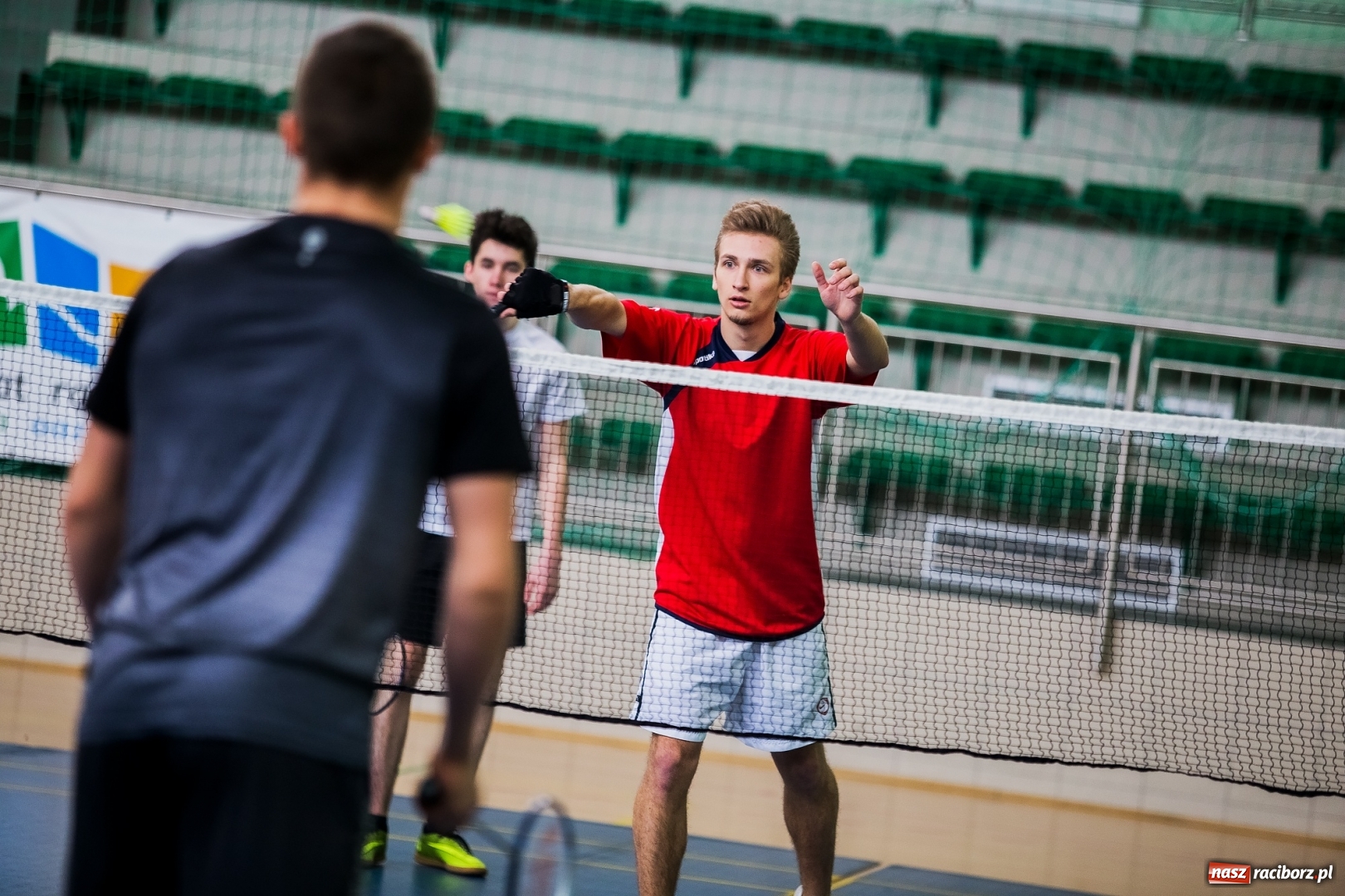 Zdjęcie w galerii na portalu naszraciborz.pl: Finał miejski w badmintonie szkół ponagimnazjalnych wiadomości z regionu