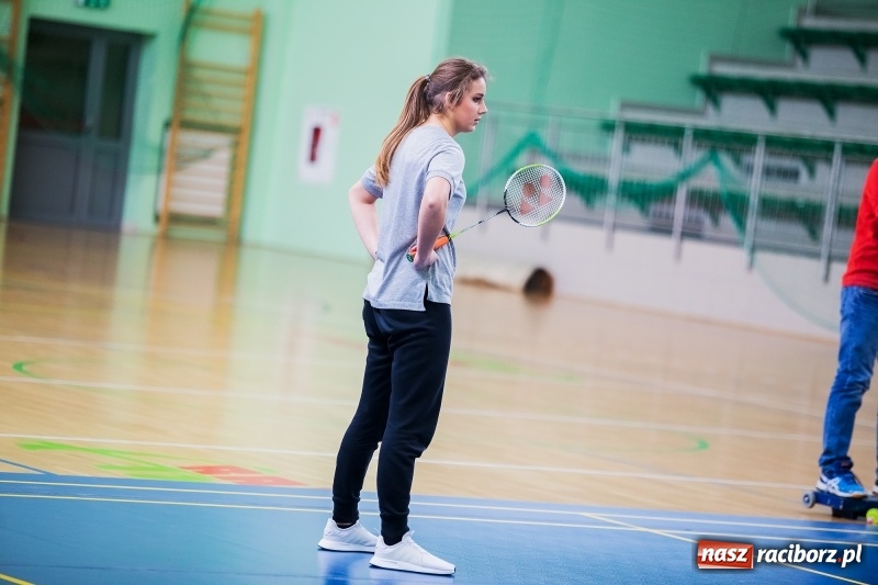 Zdjęcie w galerii na portalu naszraciborz.pl: Finał miejski w badmintonie szkół ponagimnazjalnych wiadomości z regionu