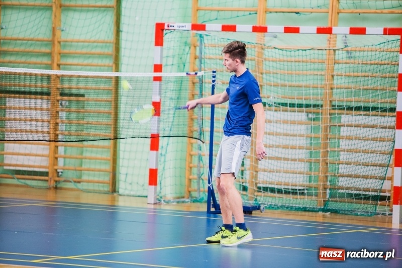 Zdjęcie w galerii na portalu naszraciborz.pl: Finał miejski w badmintonie szkół ponagimnazjalnych wiadomości z regionu