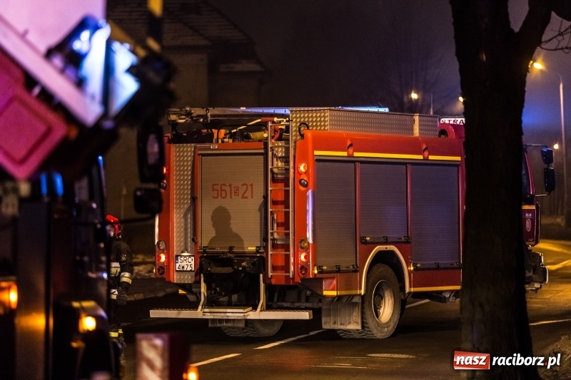 Zdjęcie w galerii na portalu naszraciborz.pl: O krok od tragedii. Ewakuacja mieszkańców kamienicy przy ul. Kościuszki  wiadomości z regionu