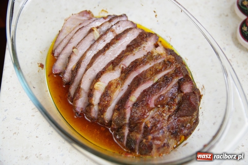 Zdjęcie w galerii na portalu naszraciborz.pl: 3 proste sposoby na kruchą karkówkę wiadomości z regionu