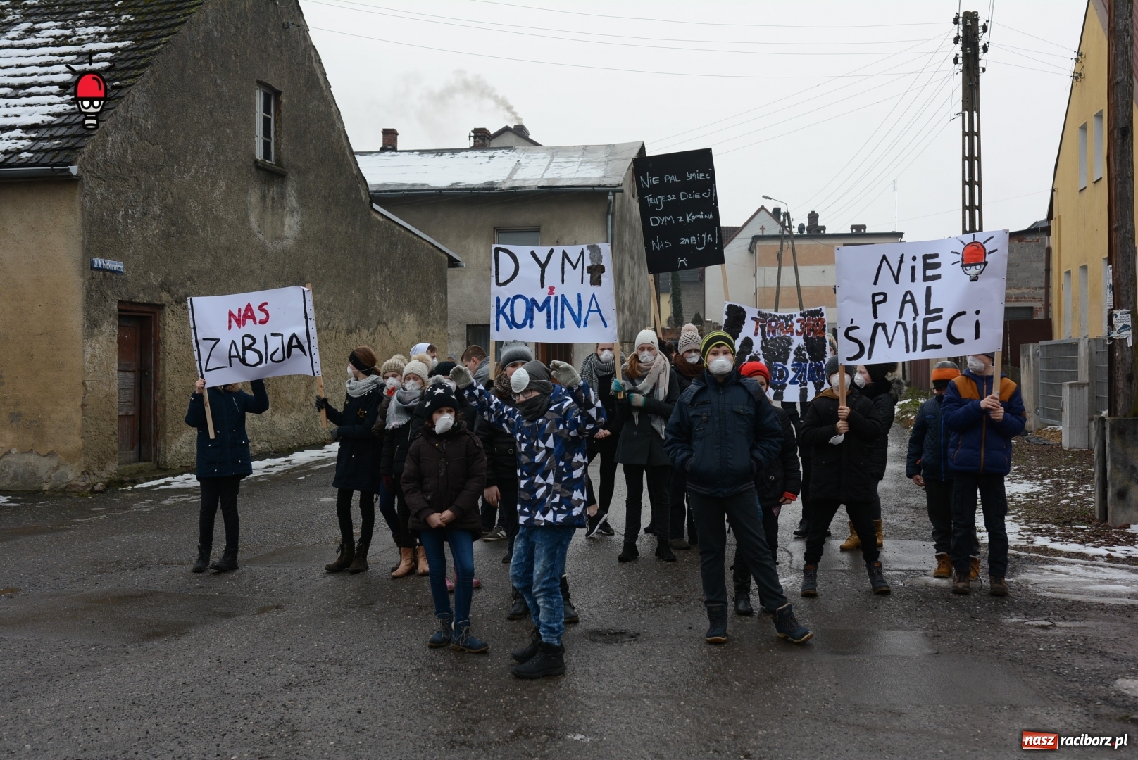 Zdjęcie w galerii na portalu naszraciborz.pl: Polska wieś chce oddychać czystym powietrzem. Manifestacja antysmogowa w Gamowie wiadomości z regionu
